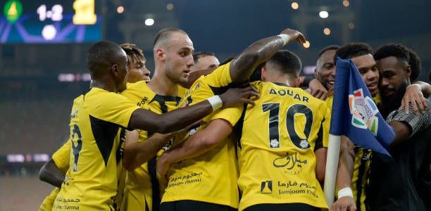 بعد انتظار طويل.. اتحاد جدة يذيق 3 نجوم طعم اللقب الأول